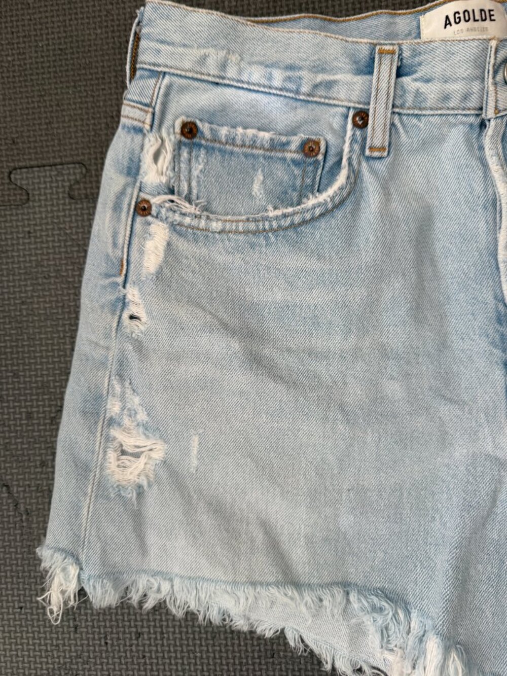 AGOLDE Parker Long Shorts- Light Wash Distressed - 28- MSRP $138 - Picture 6 of 14